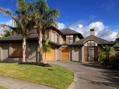 5 The Ritz, Orewa