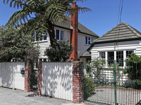 134 Knights Road, Central Hutt