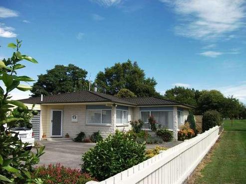 2/911 Southland Road, Raureka