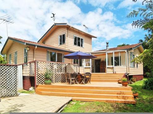 20 De Val Drive, Titirangi
