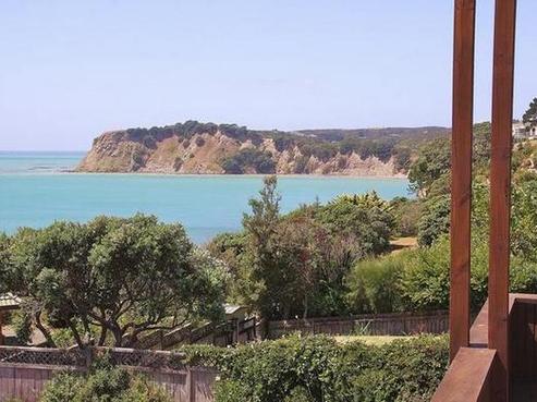 144 Pacific Parade, Army Bay