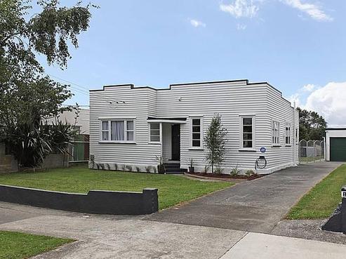 162 Whites Line East, Waiwhetu