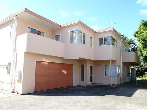 2 Raleigh Road, Northcote