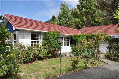 98 Wakefield Avenue, Sumner