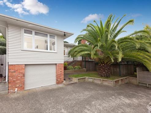 52 Lagoon Drive, Panmure