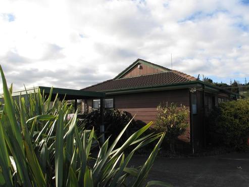 52 Meadowvale Rise, Titirangi