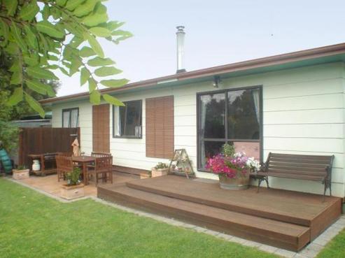 808B Ferguson Street, Akina