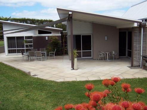 24 Tullamore, Maunu
