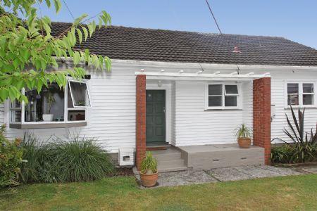 2 Hobbs Grove, Epuni
