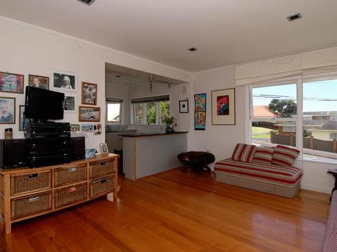 1/8 East Coast Road, Milford