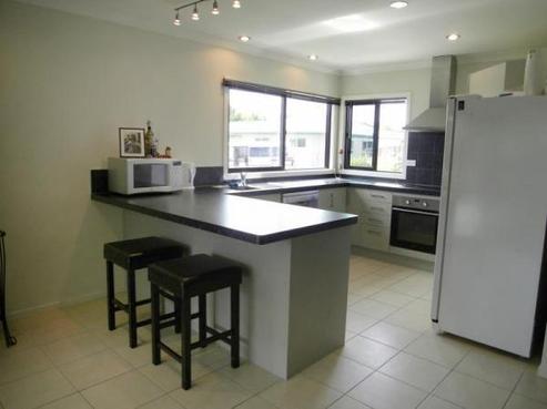 1037 Reka Street, Akina