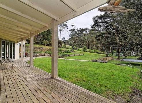 11 Amreins Road, Waitakere