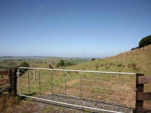 235 Esk Road, Miranda