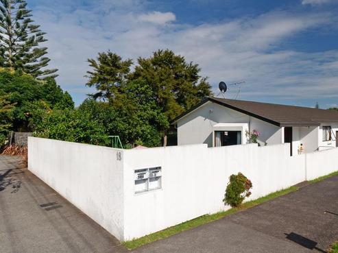 18A Te Ra Road, Point Chevalier