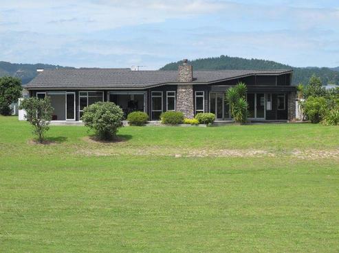 149 The Fairway, Matarangi