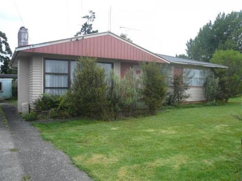85 Bruce Avenue, Glenview