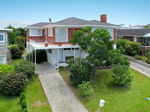 11 Lydia Avenue, Northcote