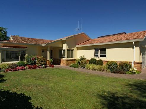 53 Nielsen Gardens, Rototuna