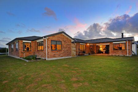 70 Kirton Drive, Riverstone Terraces