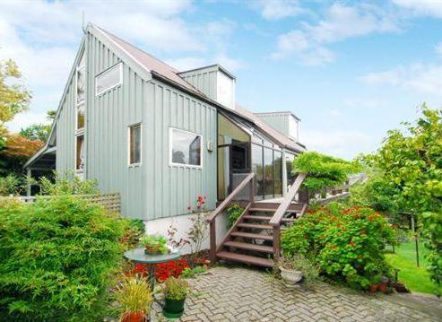 1 Barling Street, Macandrew Bay