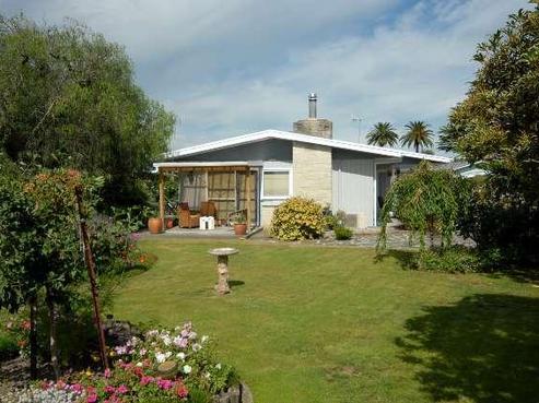 604 Murdoch Road East, Akina