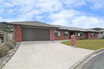 77 Percy Kinsman Crescent, Riverstone Terraces