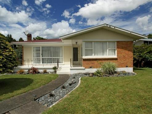 6 Lewis Street, Glenview