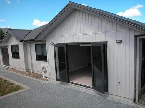 81 Birch Street, Hilltop