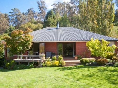 64 Watts Road, North East Valley