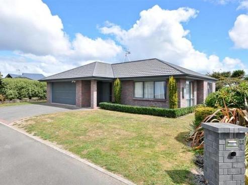 13 Greenough Place, Rototuna