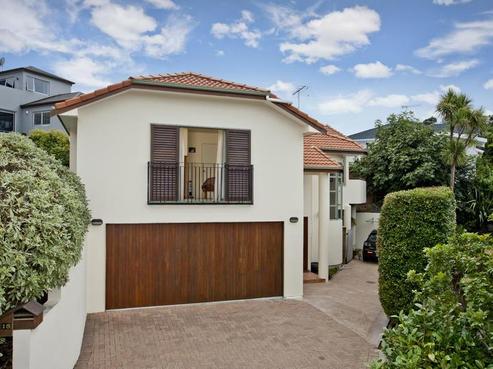6/90A Onewa Road, Northcote Point