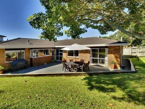 6 Woodfern Crescent, Titirangi