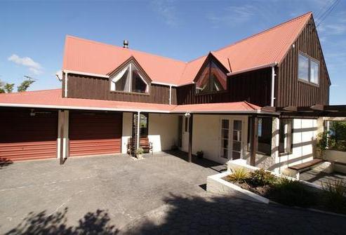110A Manapouri Street, Maia
