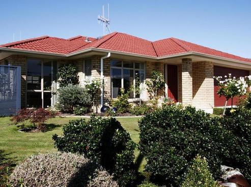 6 Parkside Drive, Huntington