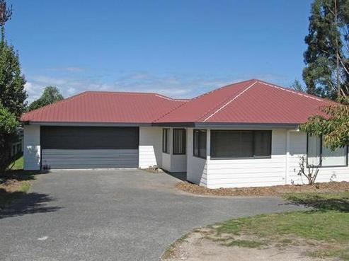 42 Balmoral Drive, Hilltop