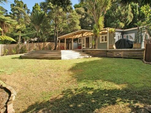 8 Minnehaha Avenue, Titirangi