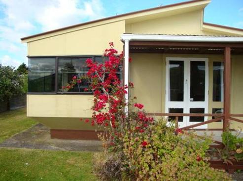 111 Ocean Road, Whangamata
