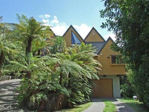 17 Hauraki Terrace, Pukawa