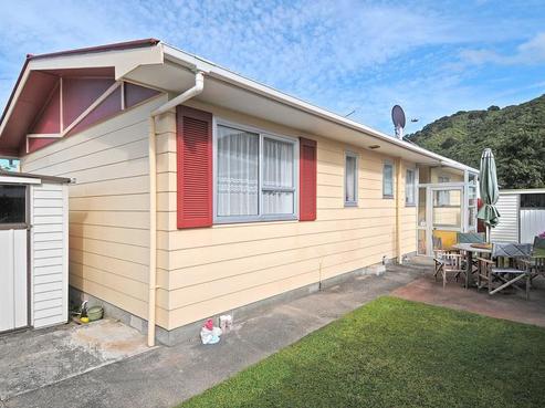 2 Wyoming Grove, Totara Park