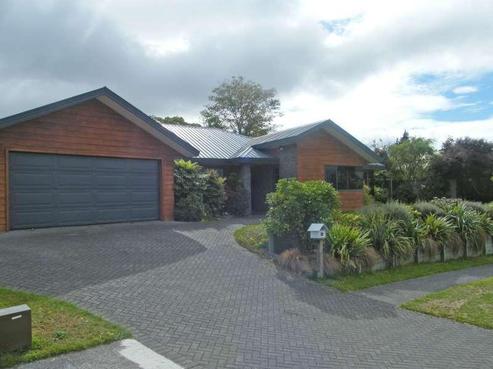 84 Birch Street, Hilltop
