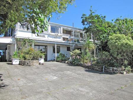64 Kennedy Point Road, Surfdale