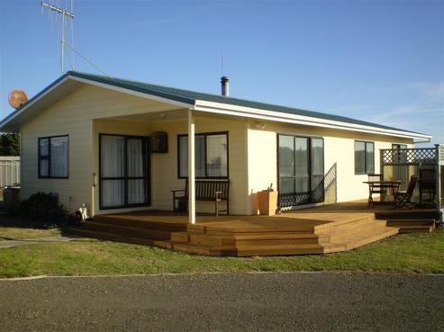 13 Mahuri Street, Himatangi Beach