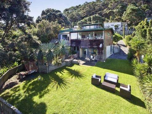 44 Domain Crescent, Muriwai
