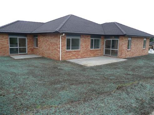 120 Barrington Drive, Huntington