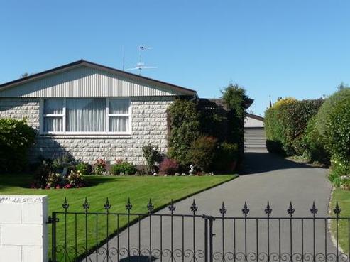 4 Clarevale Street, Burwood
