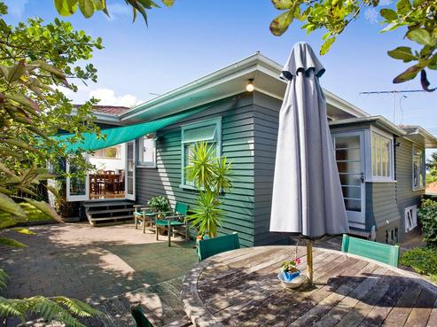 44A Old Lake Road, Narrow Neck