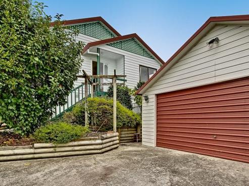 90 Unsworth Drive, Unsworth Heights