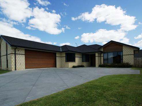 12 Rhys Avenue, Huntington