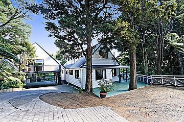 313 Titirangi Road, Titirangi