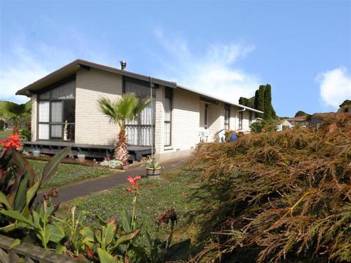 4 Temm Road, Te Poi
